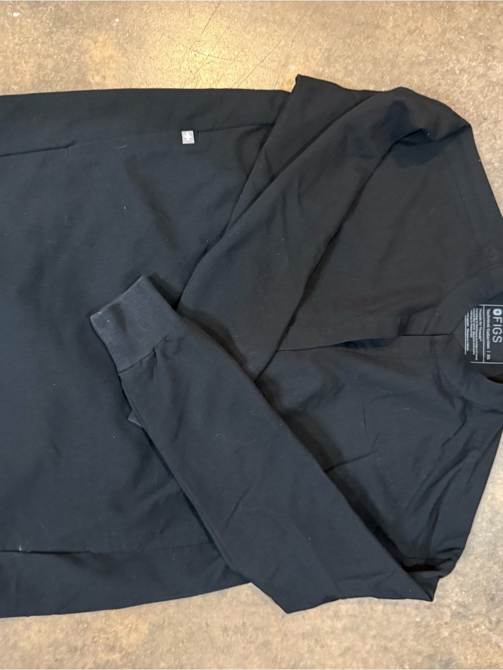 Women’s Figs Rafaela long sleeve scrub top black xs
